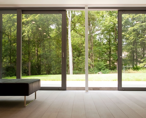sliding thermal doors to outdoor area